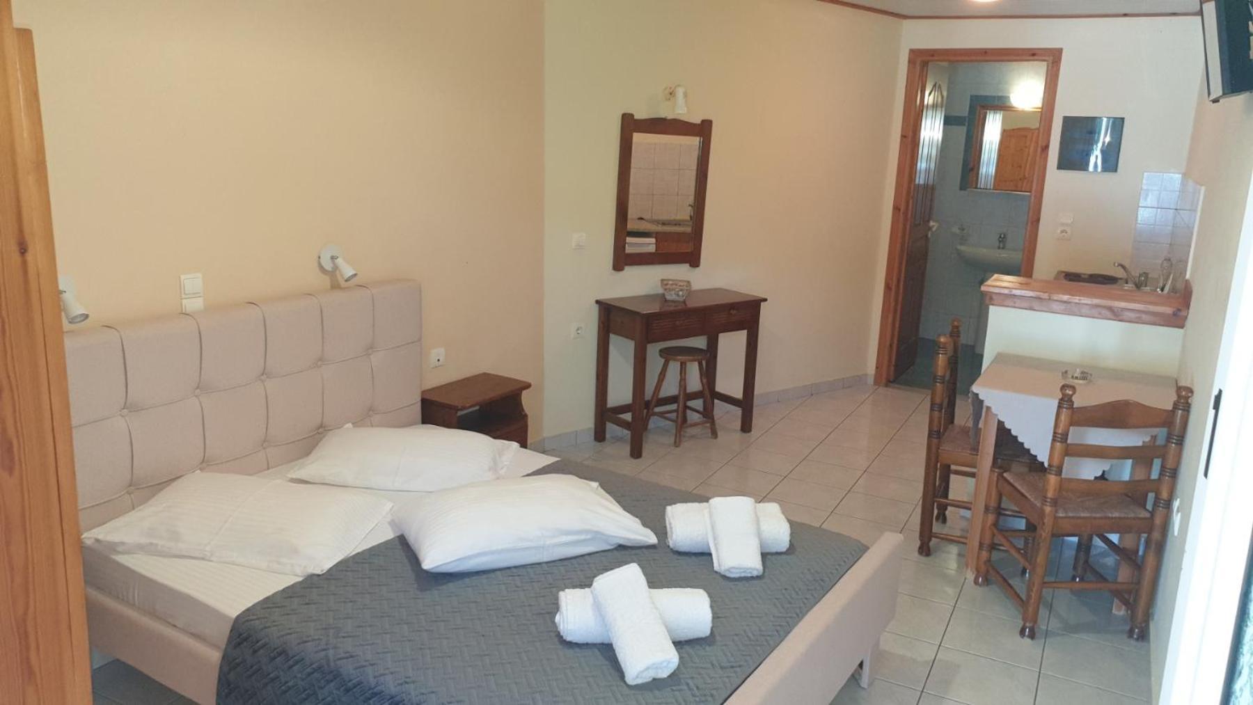 Aggelika Apartments Lithakia  エクステリア 写真