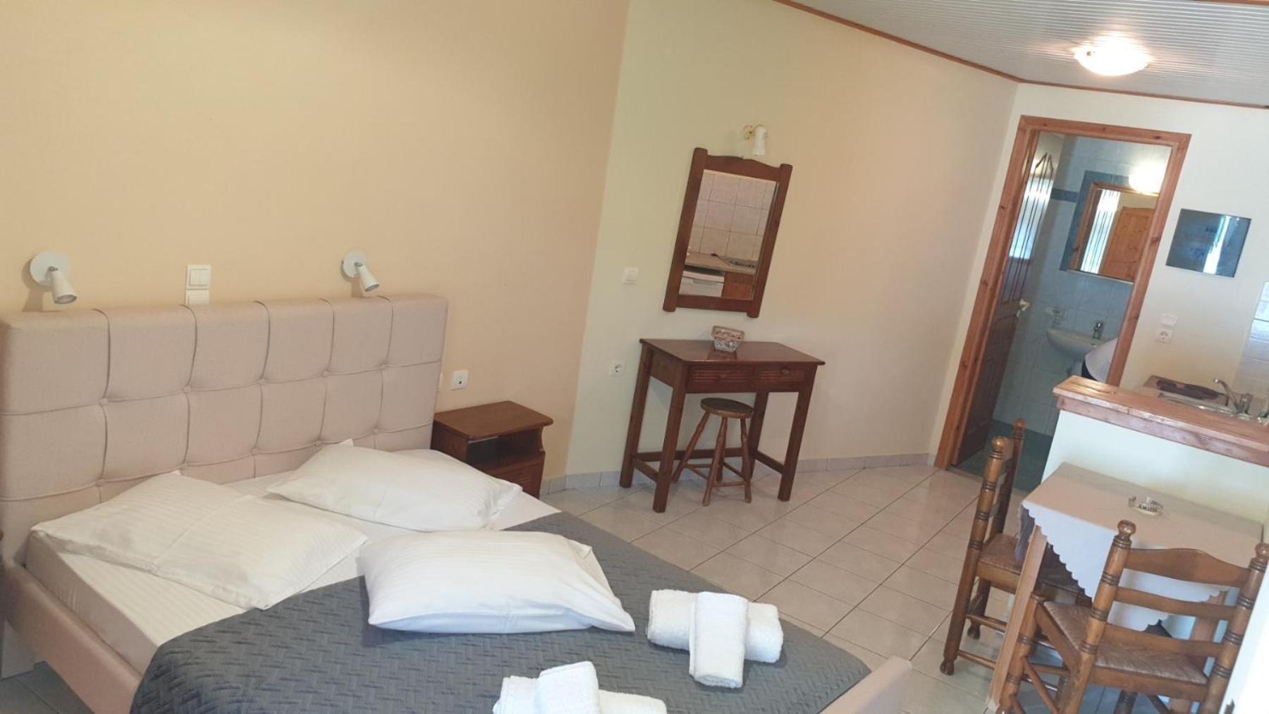Aggelika Apartments Lithakia  エクステリア 写真