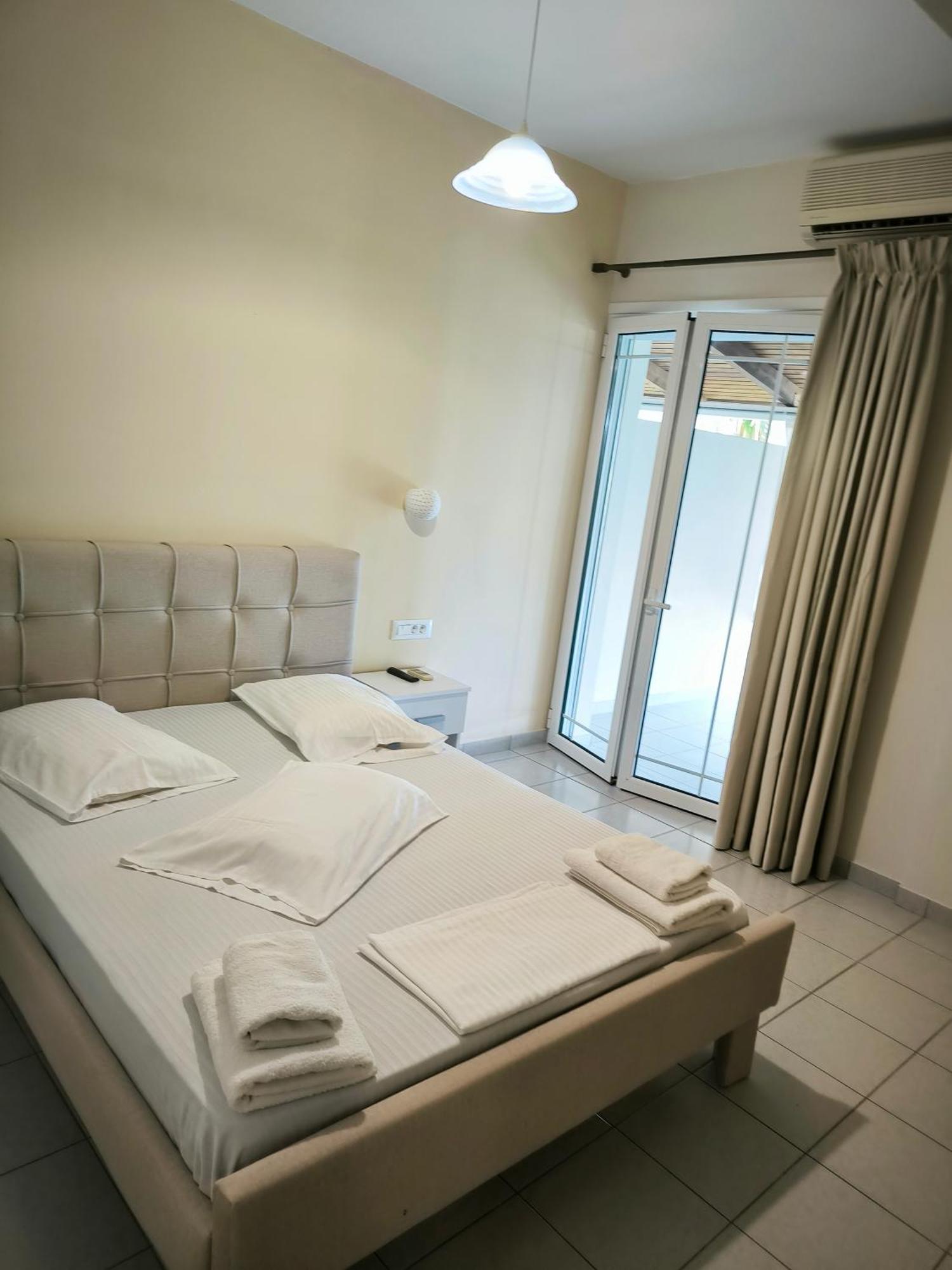 Aggelika Apartments Lithakia  エクステリア 写真